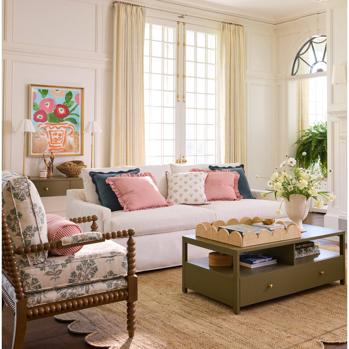 Collier Scalloped Edges Throw Pillow